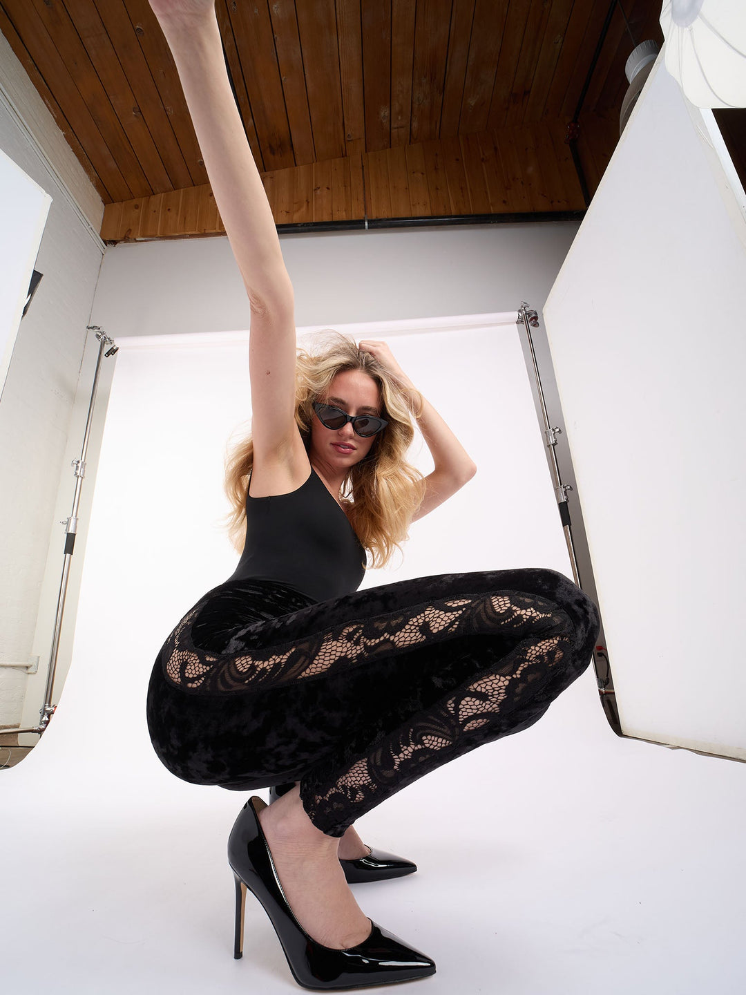 APD PVD Leggings Leggings in Black Velvet and Lace